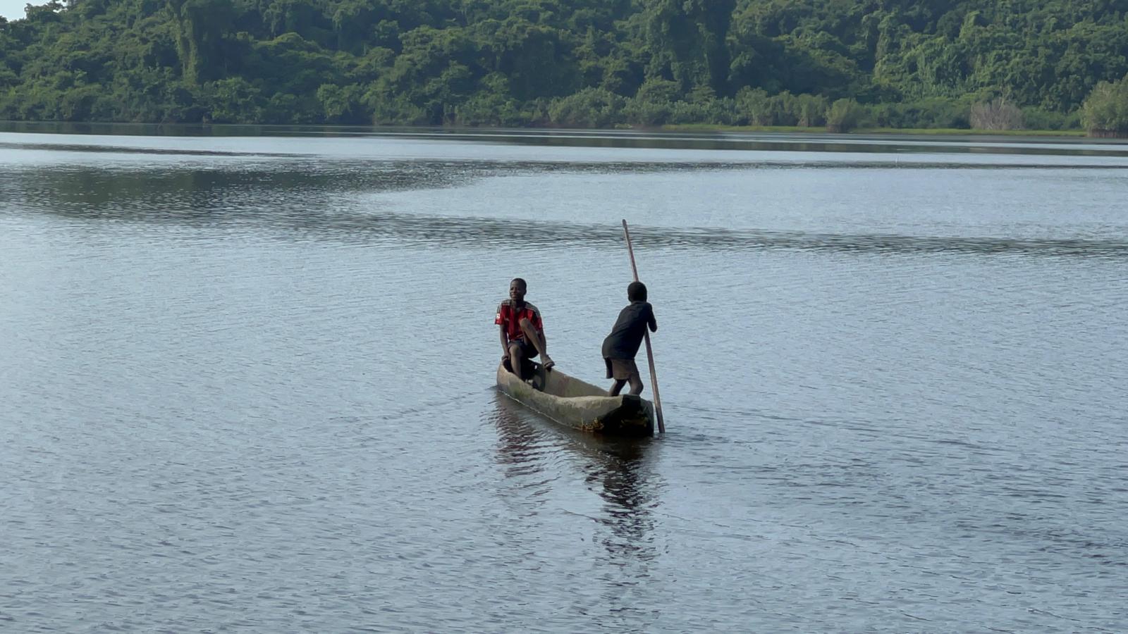 Pêcheur sur la lagune de Fresco