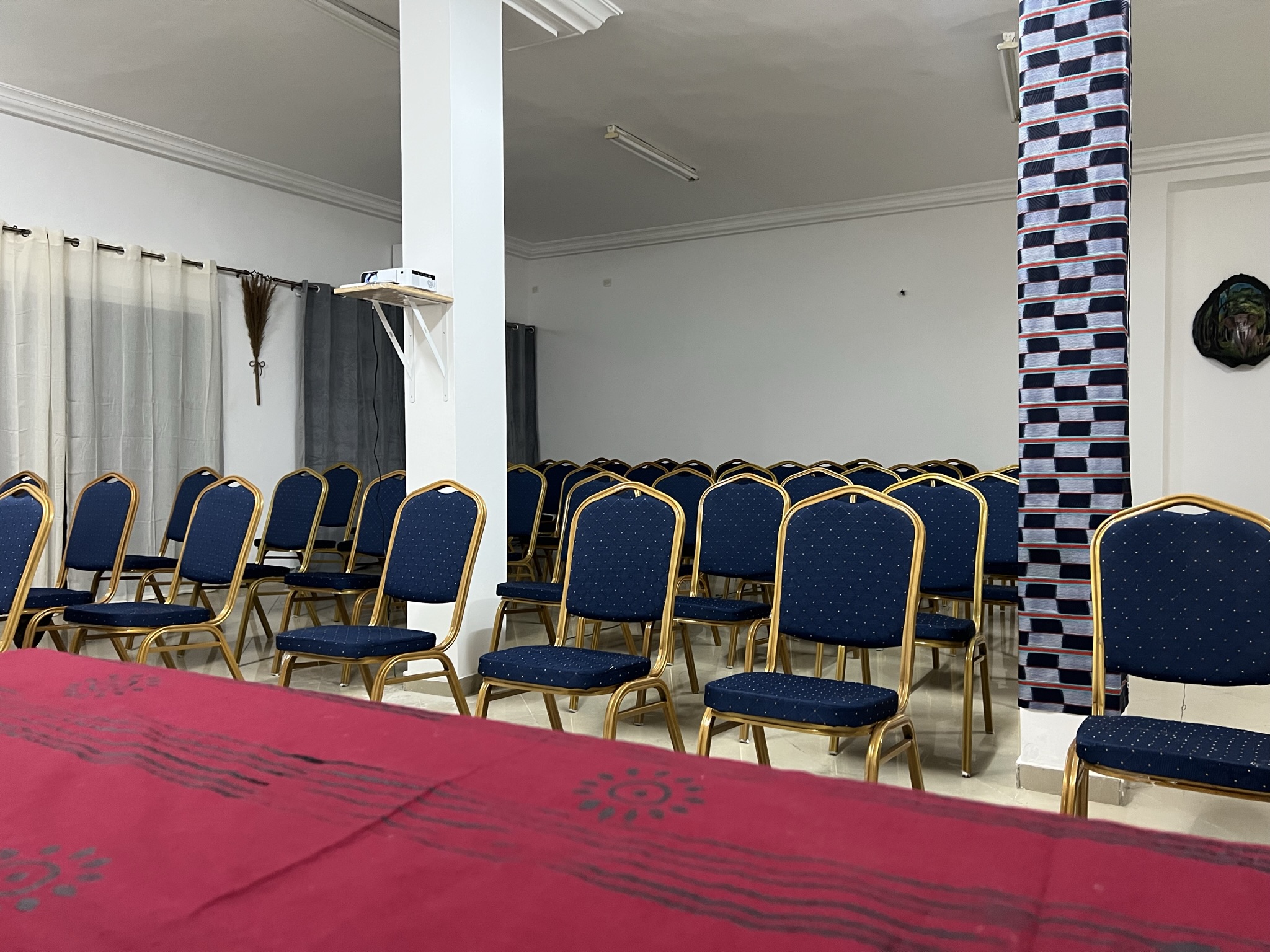 Salle de conférence PÔPAIX vue depuis l’espace du conférencier